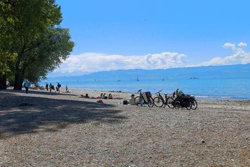 Ein Bild, das draußen, Wolke, Himmel, Baum enthält.
KI-generierte Inhalte können fehlerhaft sein.