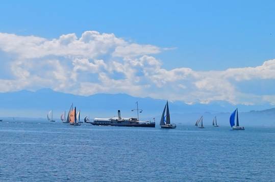 Ein Bild, das draußen, Himmel, Wolke, Schiff enthält.
KI-generierte Inhalte können fehlerhaft sein.
