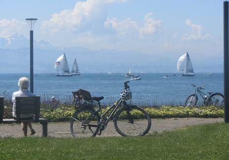 Ein Bild, das Himmel, Gras, drauen, Wasser enthlt.

Automatisch generierte Beschreibung