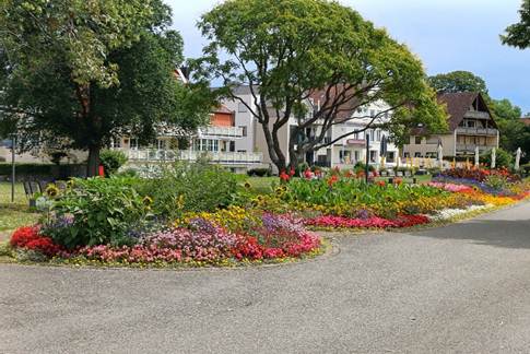 Ein Bild, das drauen, Wasser, See, Spiegelung enthlt.

Automatisch generierte Beschreibung