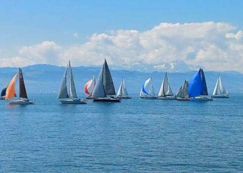 Ein Bild, das drauen, Himmel, Segelboot, segeln enthlt.

KI-generierte Inhalte knnen fehlerhaft sein.